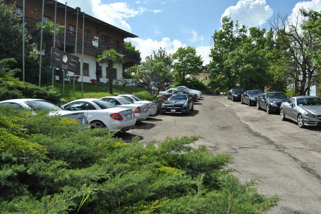 La Locanna Hotel Serramazzoni Exterior photo